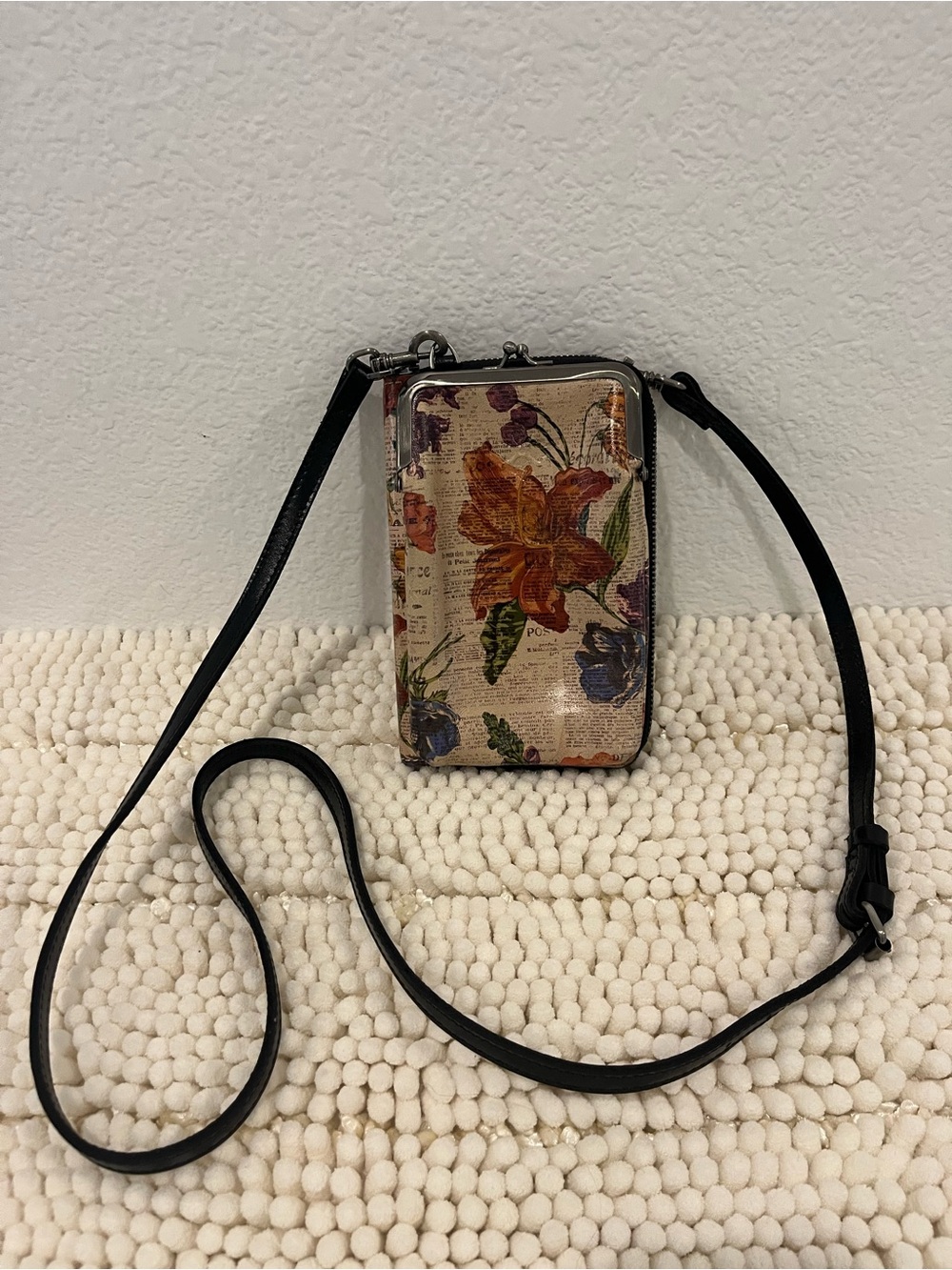 Patricia Nash Leather “Pertina” Phone Bag Crossbody (Like-new)